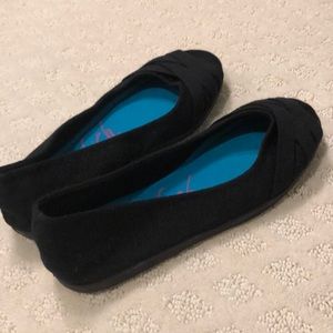 Black Blowfish Flats